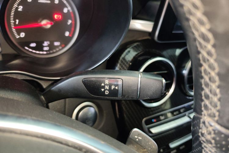 奔驰C级 2017款 C 200 运动版局部细节18