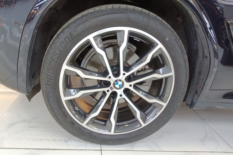 宝马X4 2022款 xDrive 30i M运动套装车身外观6007