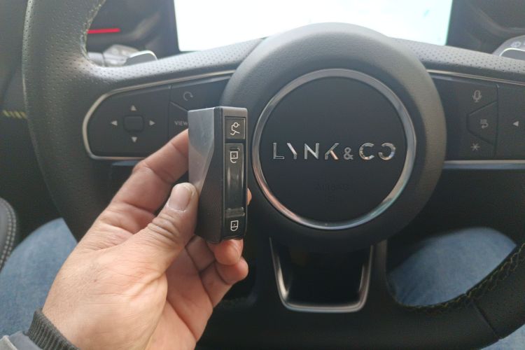 领克03 2025款 1.5TD DCT冠军版Pro中控内饰7001