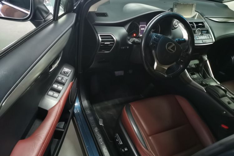 雷克萨斯NX 2015款 200t 全驱 锋尚版中控内饰7003