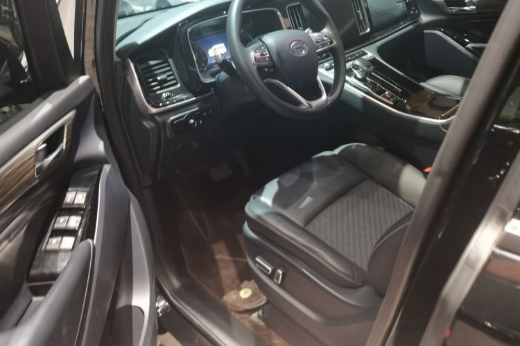 广汽传祺 传祺M8 2023款 领秀系列 390T 豪华版中控内饰7003