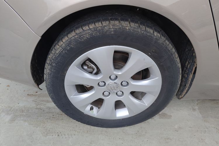 别克 君威 2015款 1.6T 领先技术型车身外观56