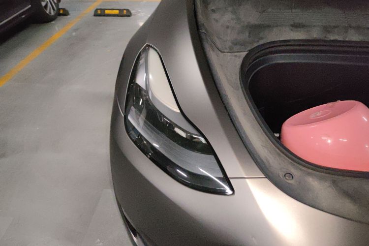 特斯拉 Model Y 2022款 后轮驱动版车身外观8