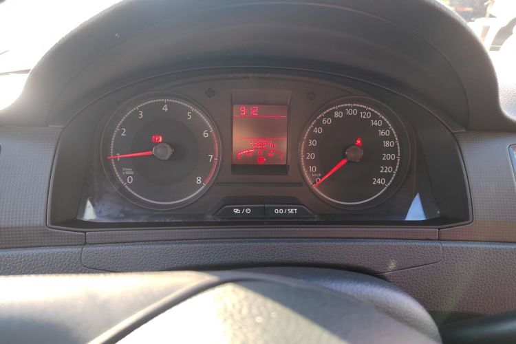 大众 桑塔纳 2018款 1.5L 手动风尚版中控内饰14