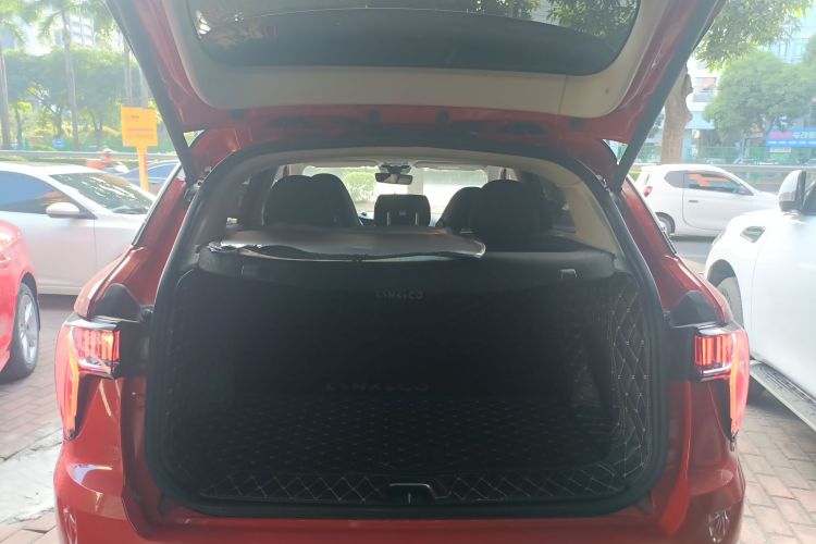 领克01 2017款 2.0T 四驱劲Pro版机舱底盘23