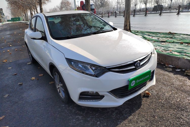 长安 逸动 2016款 XT 1.6L 手动俊酷型车身外观3