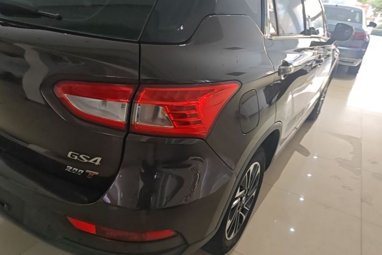 广汽传祺 传祺GS4 2017款 200T 手动两驱精英版车身外观9