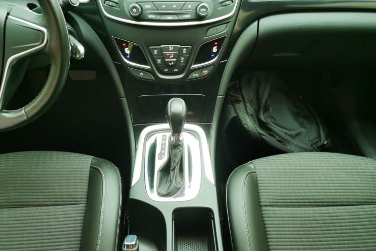 别克 君威 2015款 1.6T 领先技术型中控内饰18