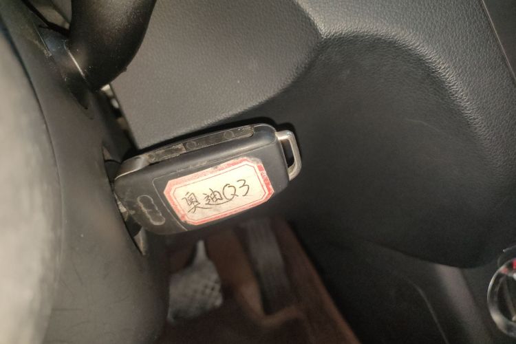 奥迪Q3 2013款 35 TFSI quattro 豪华型中控内饰11