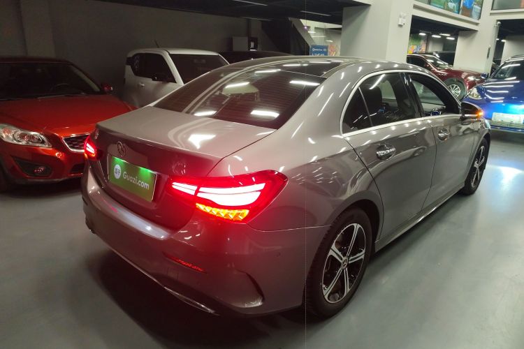 奔驰A级 2024款 A 200 L 时尚型车身外观7