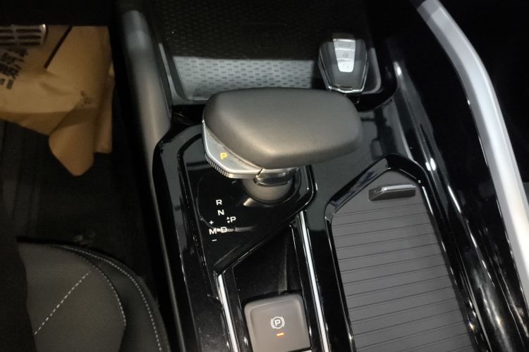 吉利汽车 星瑞 2025款 东方曜 2.0TD 望月版中控内饰18