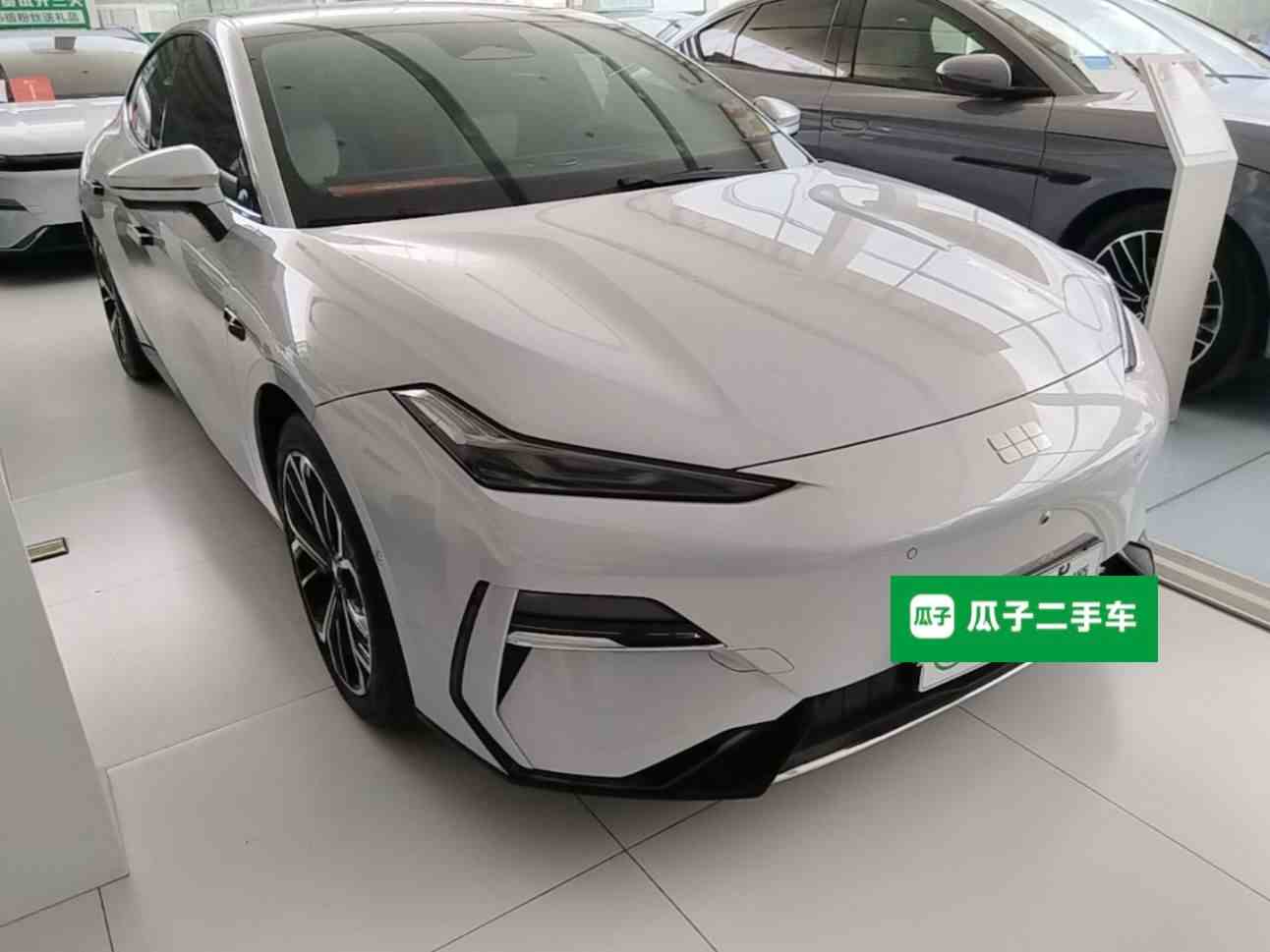 吉利银河 银河E8 2025款 700km 远航智驾版(5)