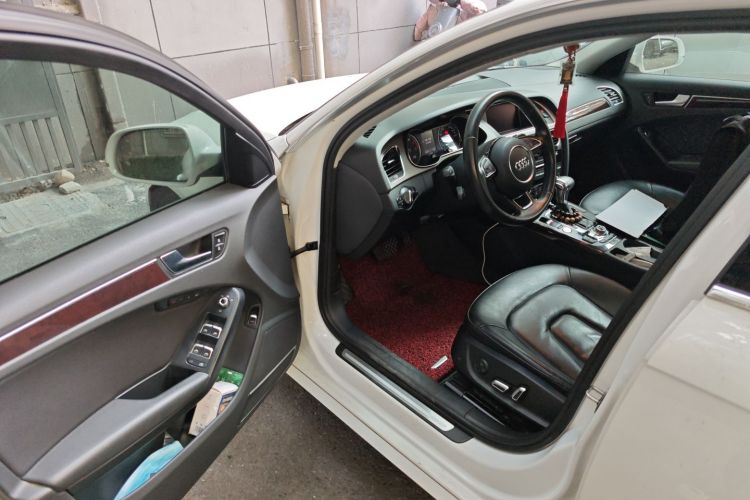 奥迪A4L 2013款 35 TFSI 自动技术型中控内饰7003