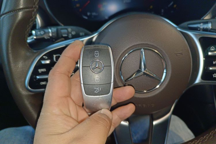 奔驰GLC 2021款 GLC 300 L 4MATIC 动感型中控内饰7001