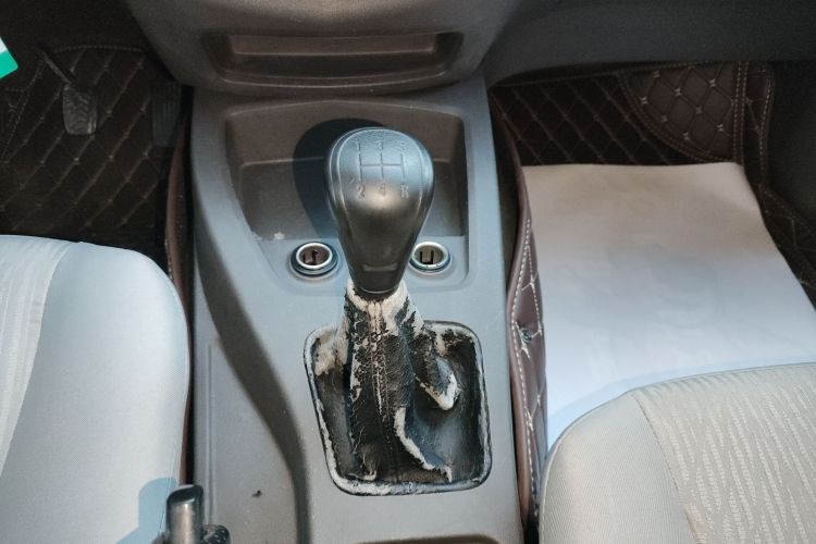 五菱汽车 五菱宏光 2020款 1.2L S基本型国VI LSI中控内饰18