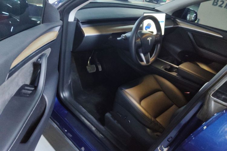 特斯拉 Model Y 2021款 标准续航后驱版中控内饰20