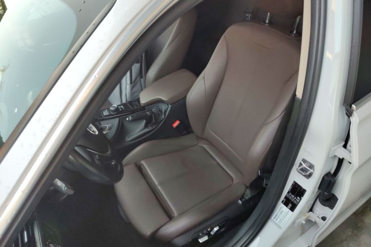 宝马3系 2018款 320Li 时尚型局部细节19