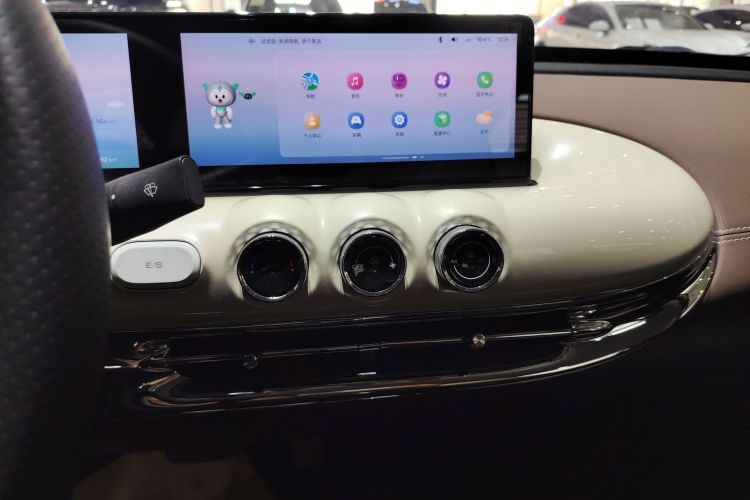 五菱汽车 五菱缤果 2023款 410km 灵犀尊享款中控内饰16