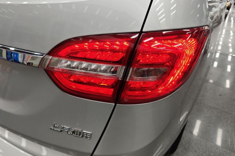 别克GL8 2017款 25S 豪华型 国V车身外观9