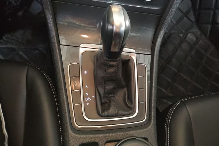 大众 高尔夫 2019款 200TSI DSG舒适进取版 国VI中控内饰18