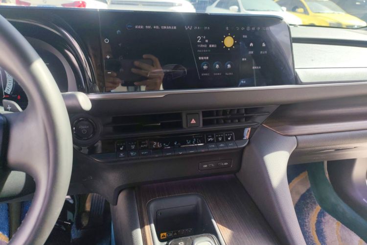 丰田 皇冠(进口) 2024款 2.5L 至尊版局部细节16