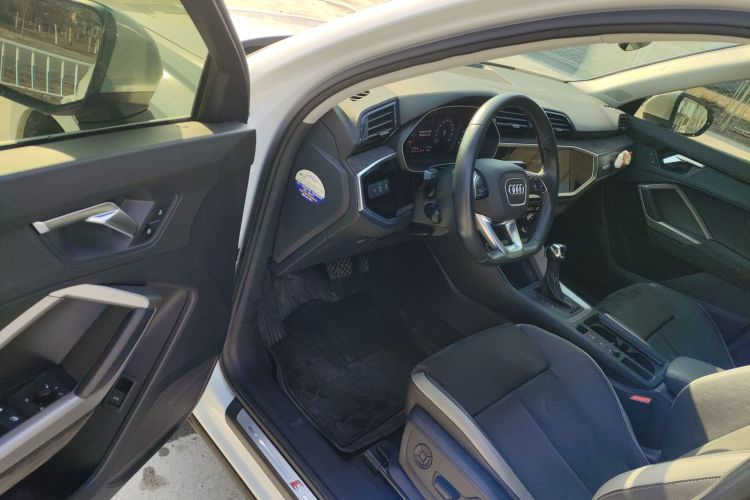 奥迪Q3 2021款 35 TFSI 时尚动感型中控内饰20