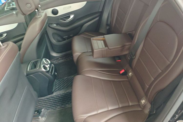 奔驰GLC 2022款 改款 GLC 260 L 4MATIC 动感型中控内饰7004