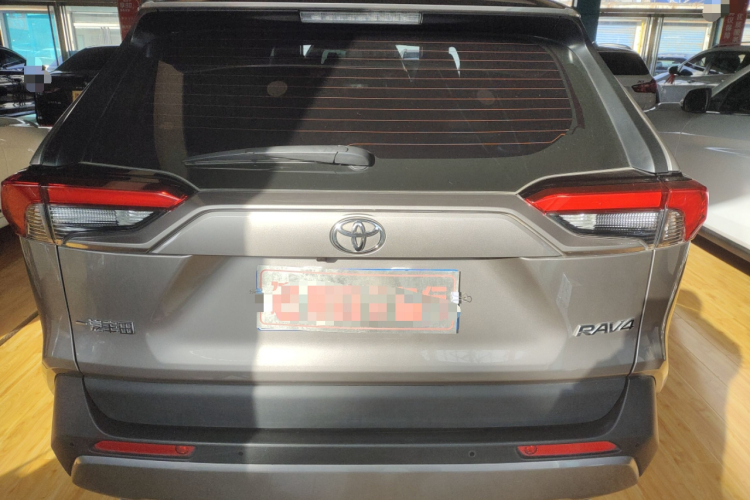丰田 RAV4荣放 2022款 2.0L CVT两驱风尚Plus版车身外观6