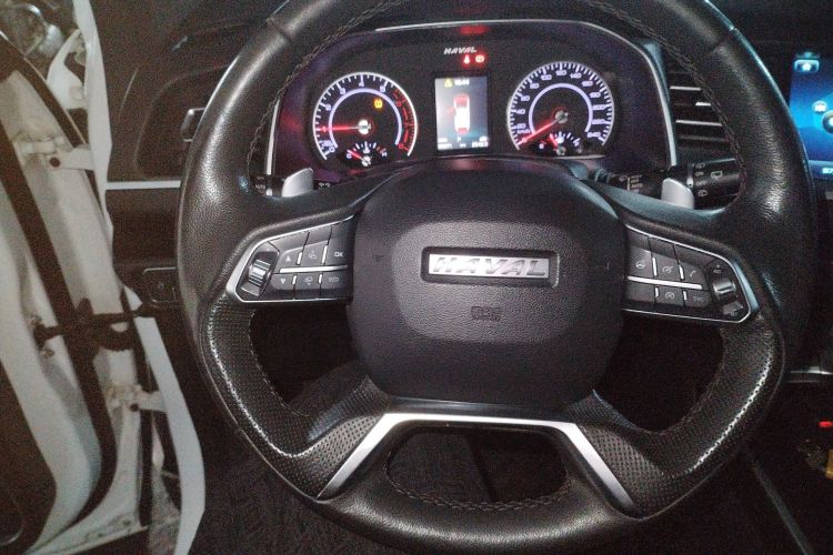 哈弗H6 2017款 红标 2.0T 自动两驱智尚型中控内饰13