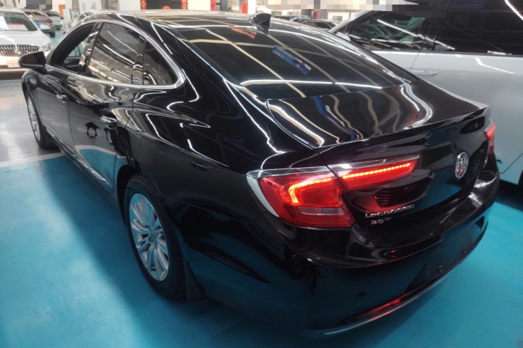 别克 君越 2016款 20T 精英型车身外观4