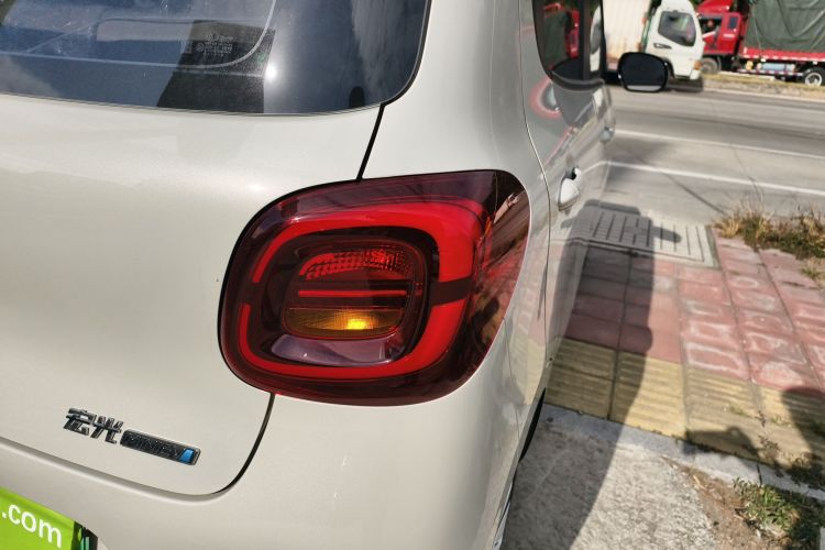 五菱汽车 宏光MINIEV 2025款 四门版 进阶款车身外观9