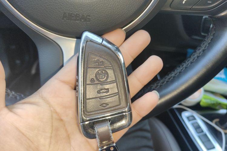 宝马1系 2022款 120i M运动曜夜版中控内饰11