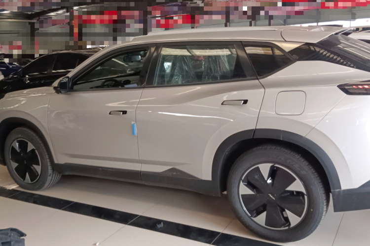 东风风神 风神L7新能源 2024款 205 Air车身外观4