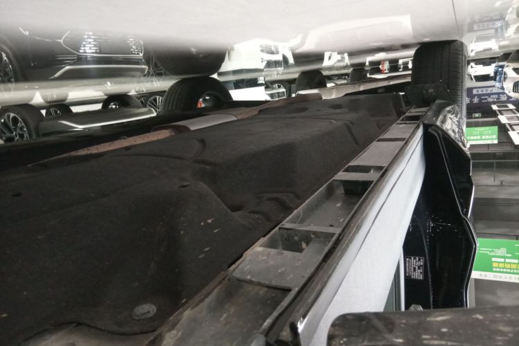 福特 2023款 锐界L 2.0T EcoBoost E混动四驱七座至尊型局部细节9001