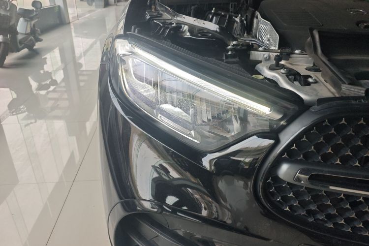 奔驰GLC 2023款 GLC 260 L 4MATIC 豪华型 5座车身外观8