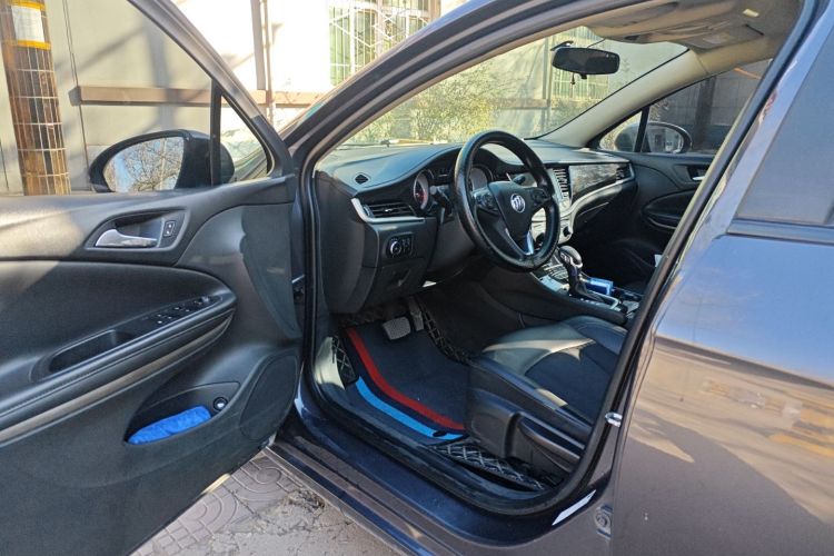 别克 威朗 2017款 三厢 20T 双离合领先型中控内饰20