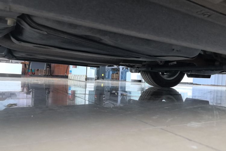 别克 昂科威 2019款 20T 两驱领先型 国VI机舱底盘29