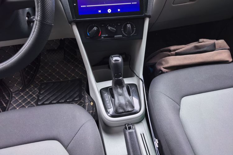 斯柯达 昕锐 2016款 1.6L 自动前行版中控内饰18
