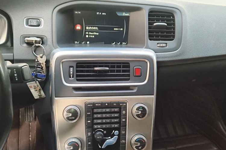 沃尔沃S60 2015款 S60L 2.0T 智远版中控内饰16