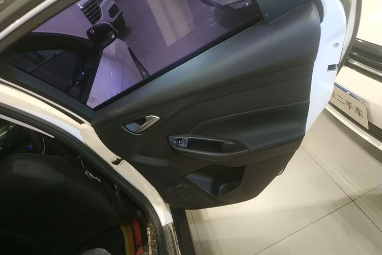 福特 福克斯 2015款 两厢 1.6L 自动舒适型中控内饰7006