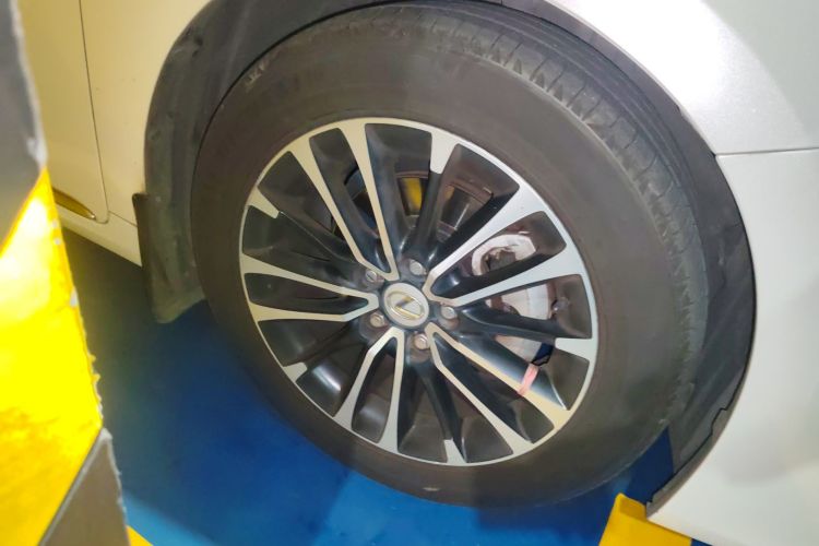 雷克萨斯ES 2016款 200 Midnight特别限量版车身外观10