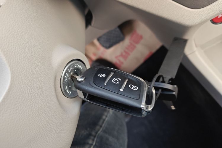 江铃集团新能源 易至EV2 2024款 201km 舒适型中控内饰11