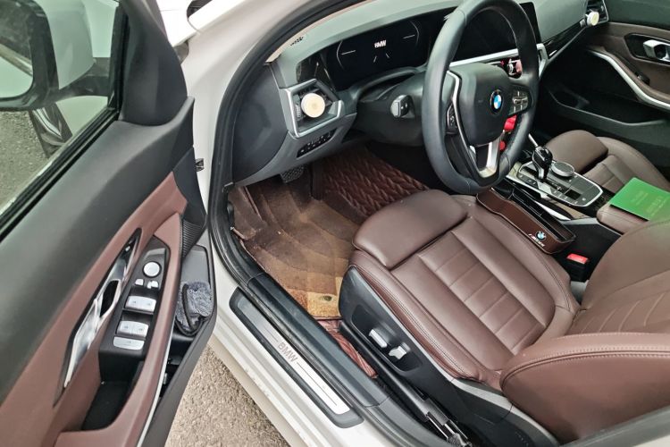 宝马3系 2021款 320i 运动套装中控内饰20