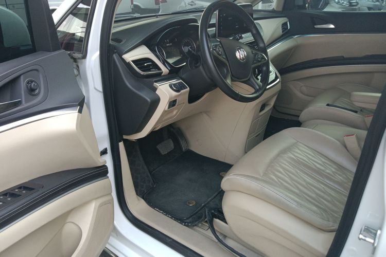 别克GL8 2023款 改款 陆上公务舱 豪华型中控内饰20