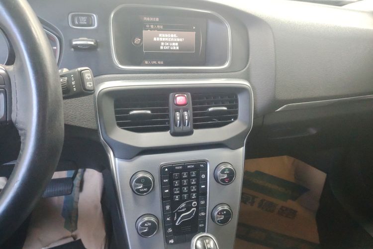 沃尔沃V40 2017款 T3 智雅版中控内饰16