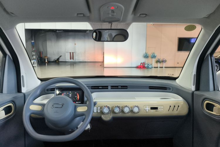 奔腾小马 2025款 222km 闪电马中控内饰12