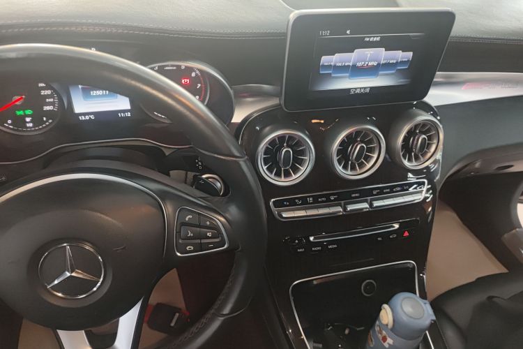 奔驰GLC 2016款 GLC 260 4MATIC 动感型中控内饰16