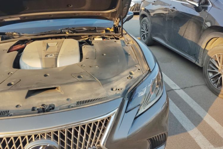 雷克萨斯LS 2020款 500h 豪华版 国VI机舱底盘26