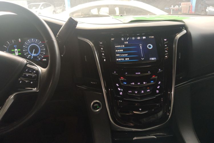 凯迪拉克 凯雷德ESCALADE 2017款 6.2L ESV铂金版加长型局部细节16