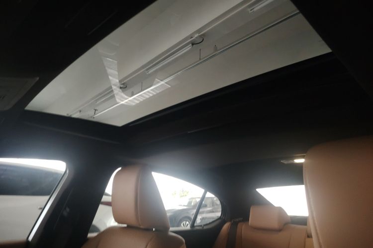 雷克萨斯ES 2018款 300h 卓越版 国VI中控内饰22